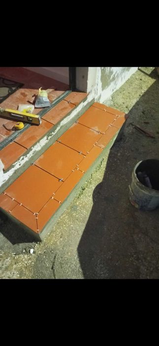 LADRILHOS E PINTURAS