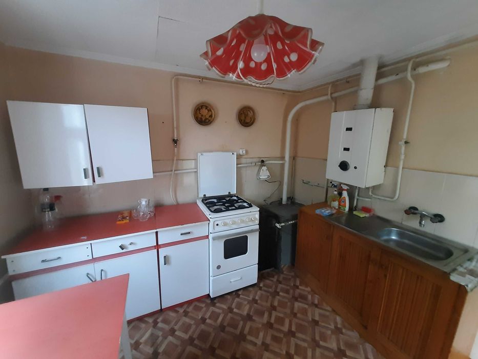 Продаю будинок із земельною ділянкою в м.Чоп