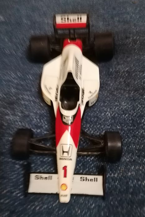 Miniatura F1 McLaren Honda Bburago 1/24 - Ayrton Senna (Direção Funcional)