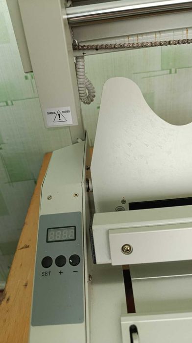 Термоклейова машина