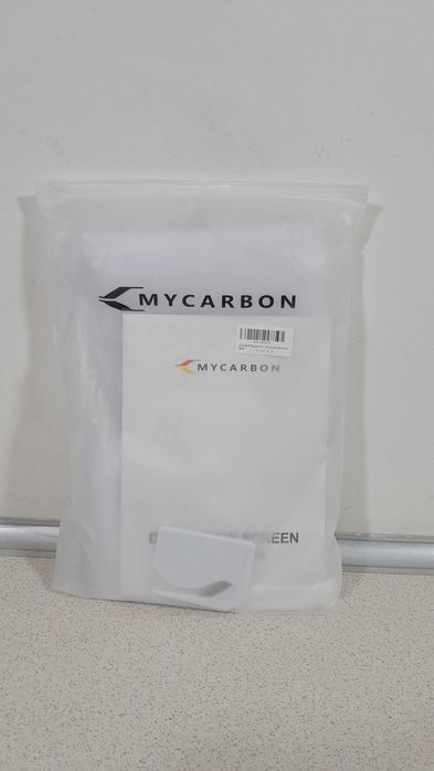 Moskitiera okienna MYCARBON 1,5 × 1,8 m – samodzielny montaż