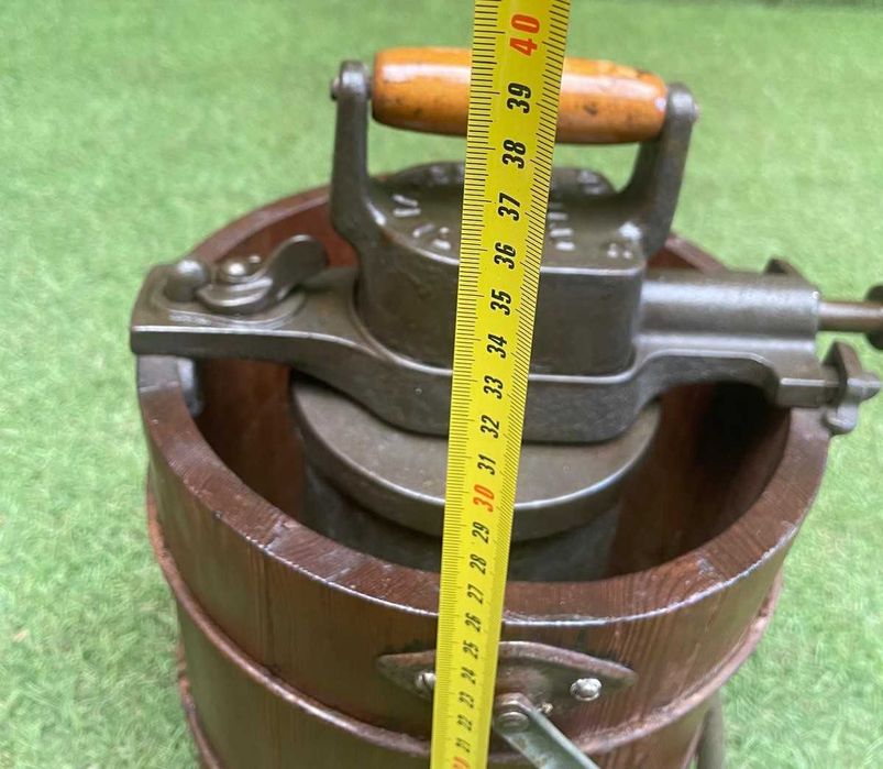 Máquina de bater gelados antiga da Husqvarna, balde dos gelados