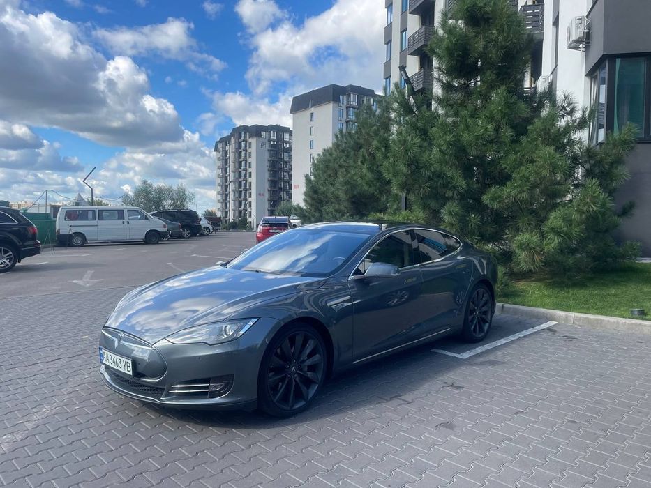 Електрокар  Tesla Model S