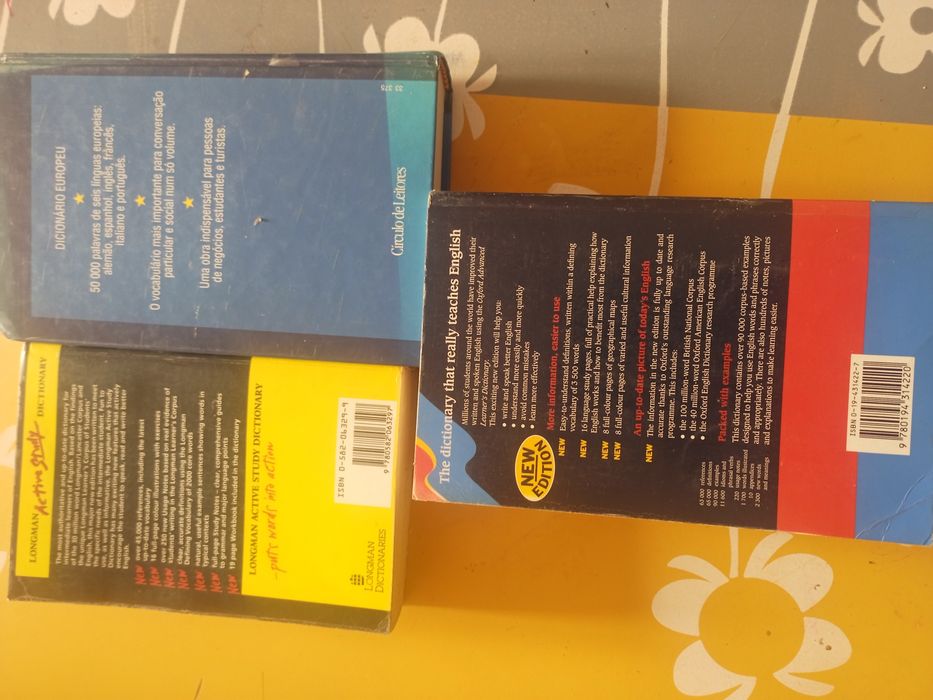 Dicionários de inglês e europeu