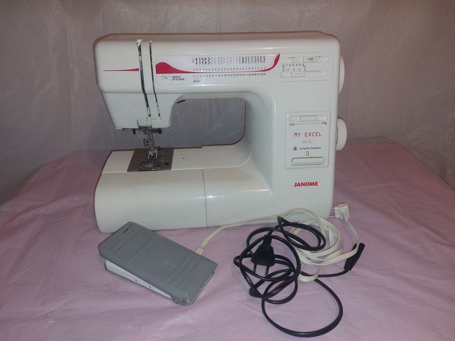Швейна машина Janome W23U