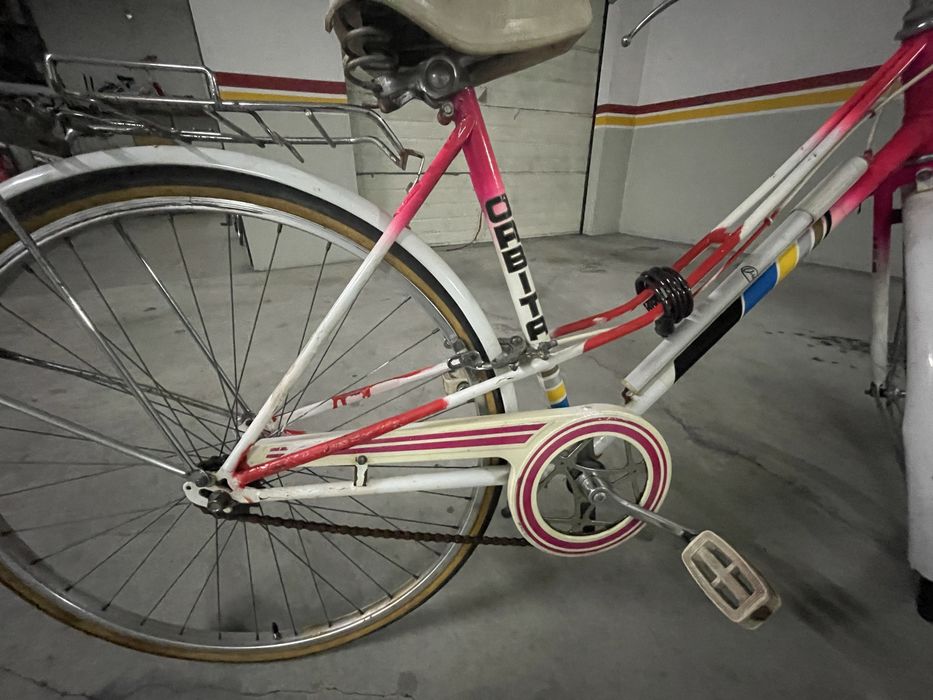 Bicicleta aro 26 rosa e branca