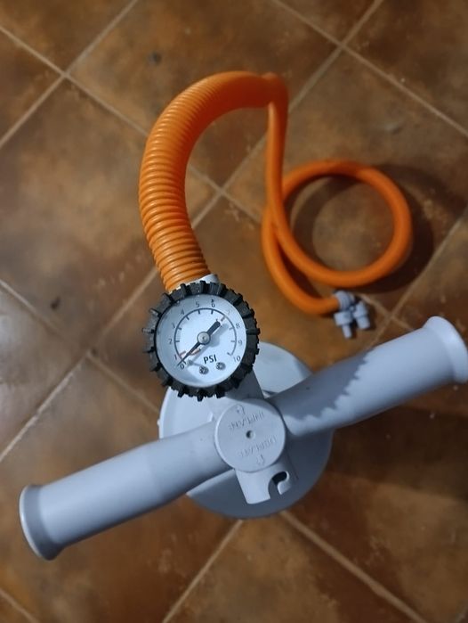 Colete salva vidas e bomba para insulflaveis