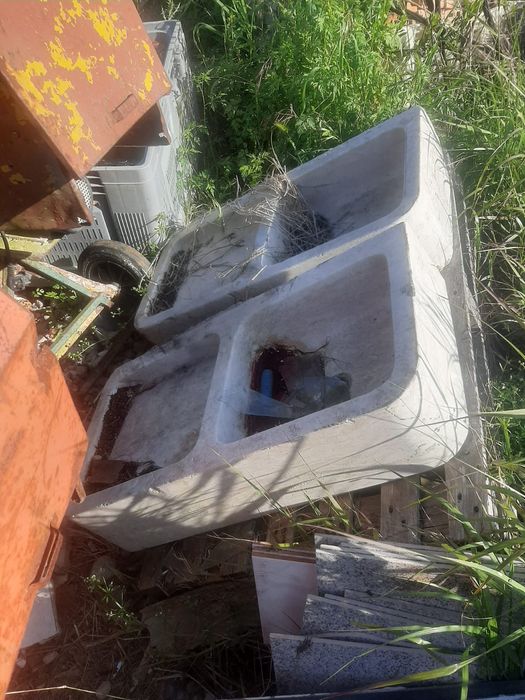 Lavatórios antigos pia dupla em pedra