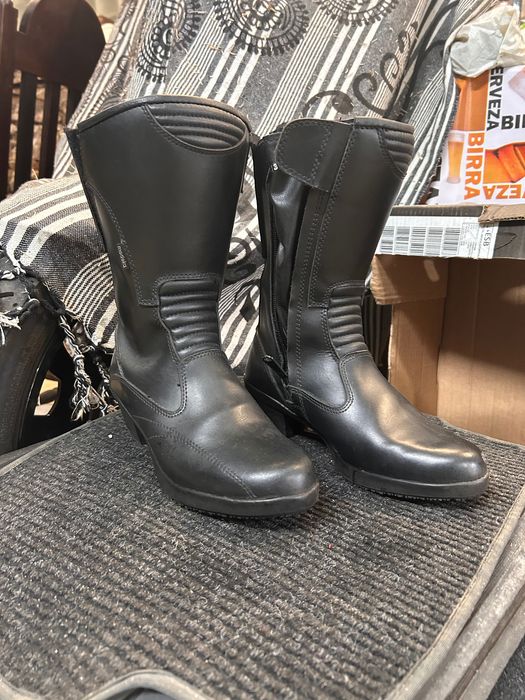 Botas Modeka Mulher