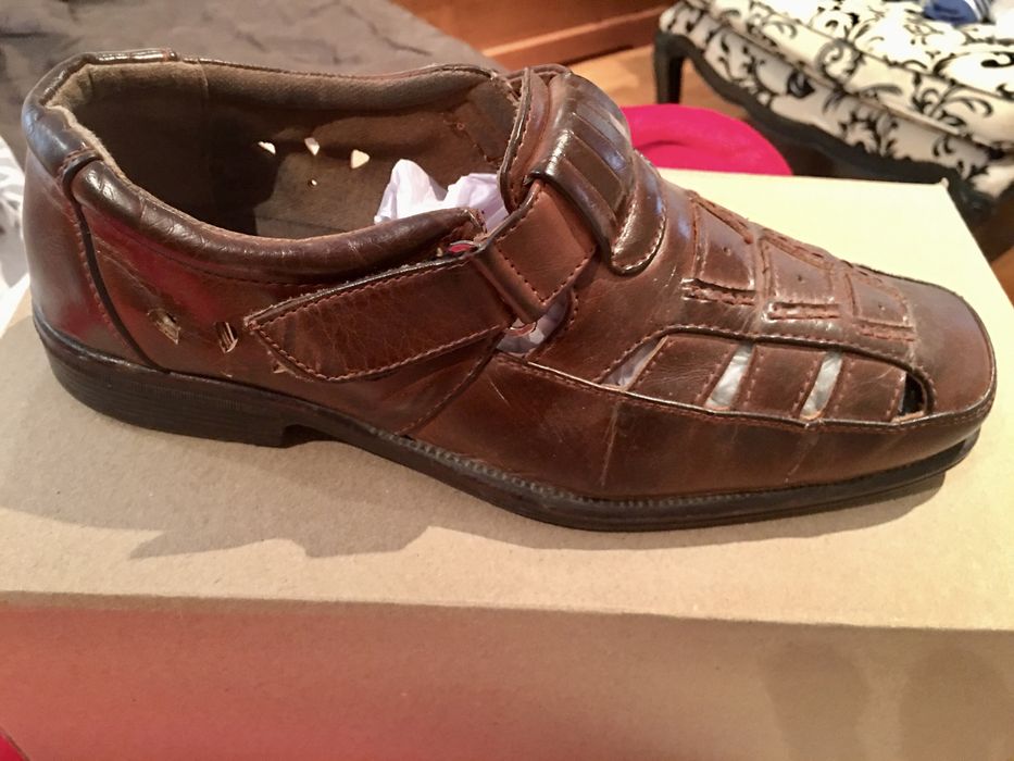 Sandalias em pele homem 41