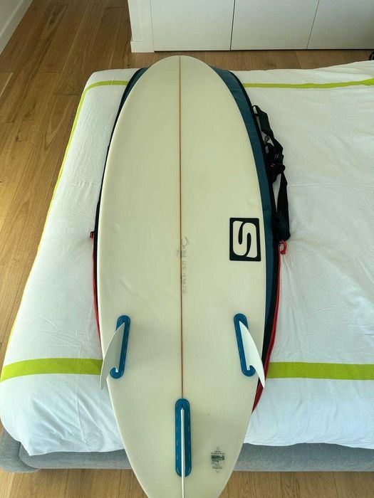 Set Surf: prancha surf, fato, capa e leash