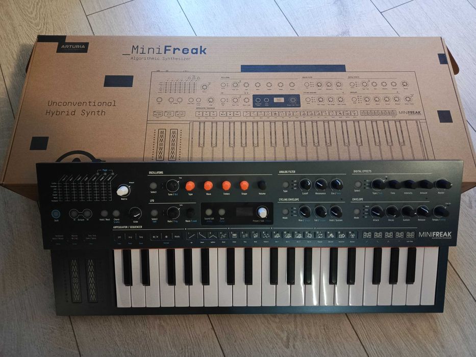Syntezator Arturia MiniFreak prawie nówka