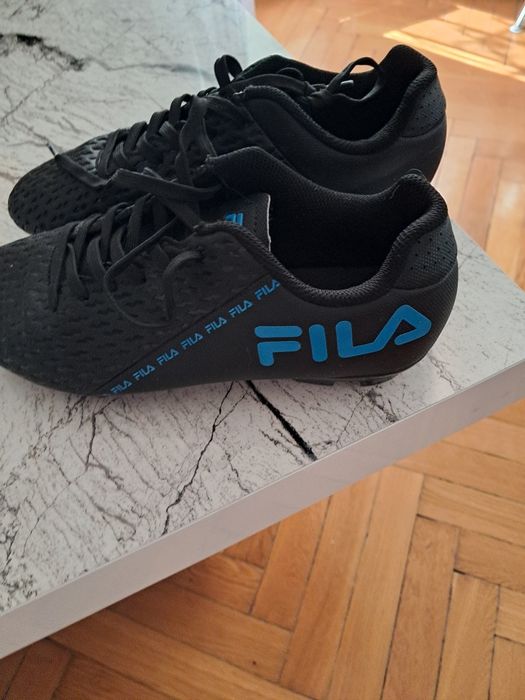 Buty sportowe korki piłkarskie