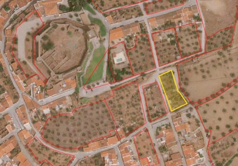 EVORA - Terreno Rústico com Vista para o Castelo de Portel – 1.000m²