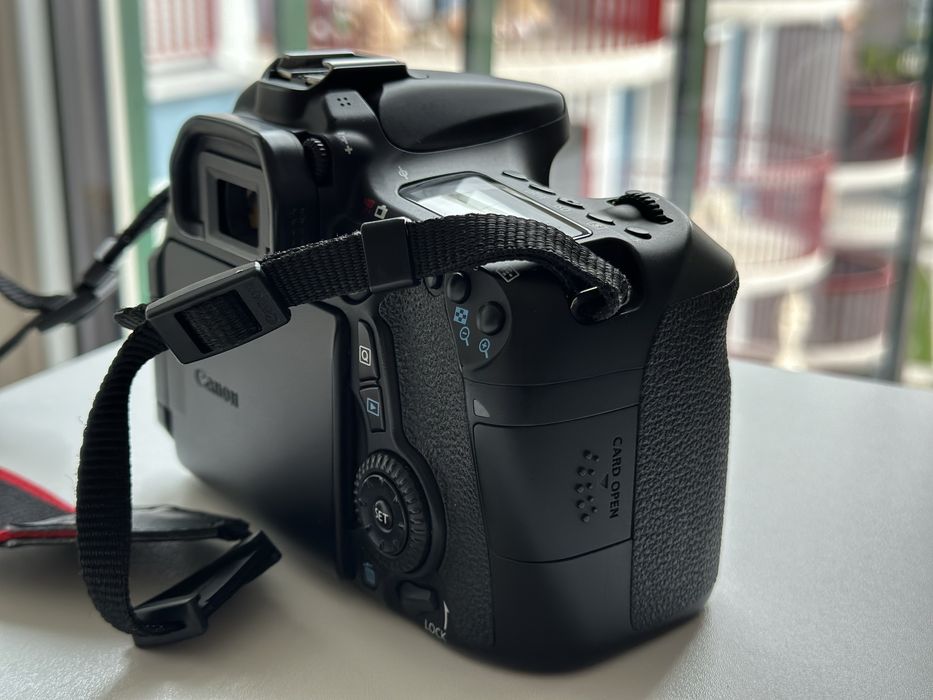 Canon 70D пробіг 30тис кадрів. Стан нового. Без дефектів.