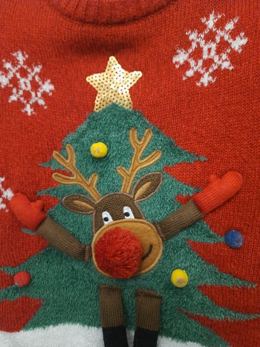 Свитер  тёплый для мальчиков  и для девочек. С новогодним принтом.