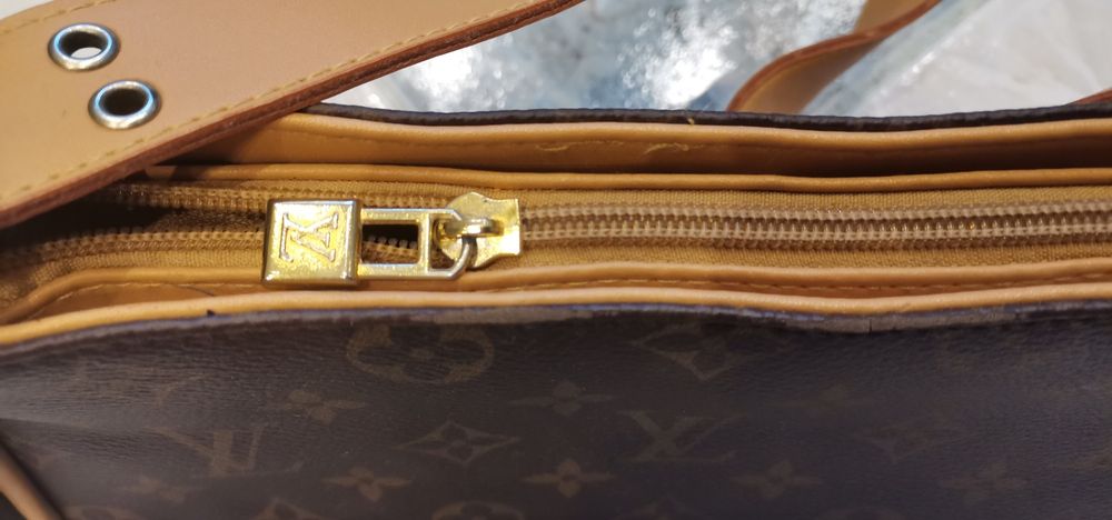 Torebka damska Louis Vuitton.