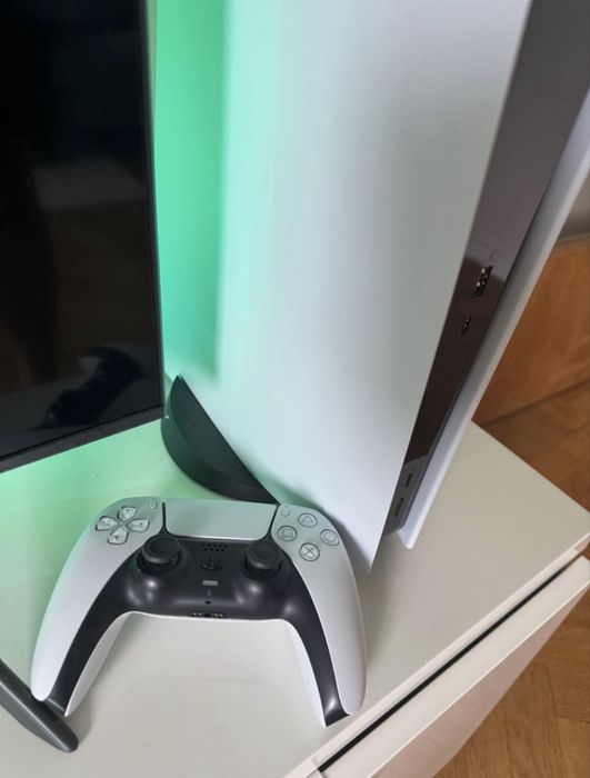 Konsola ps5+pad bd stan