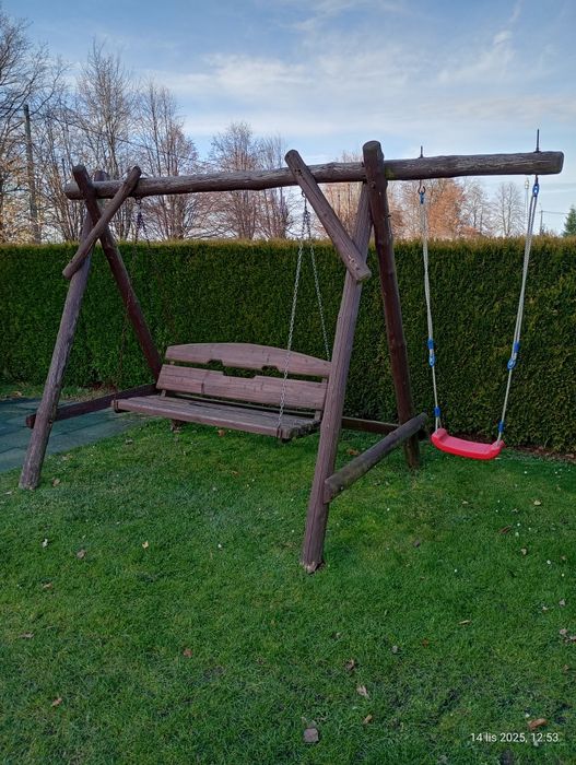 Huśtawka ogrodowa drewniana