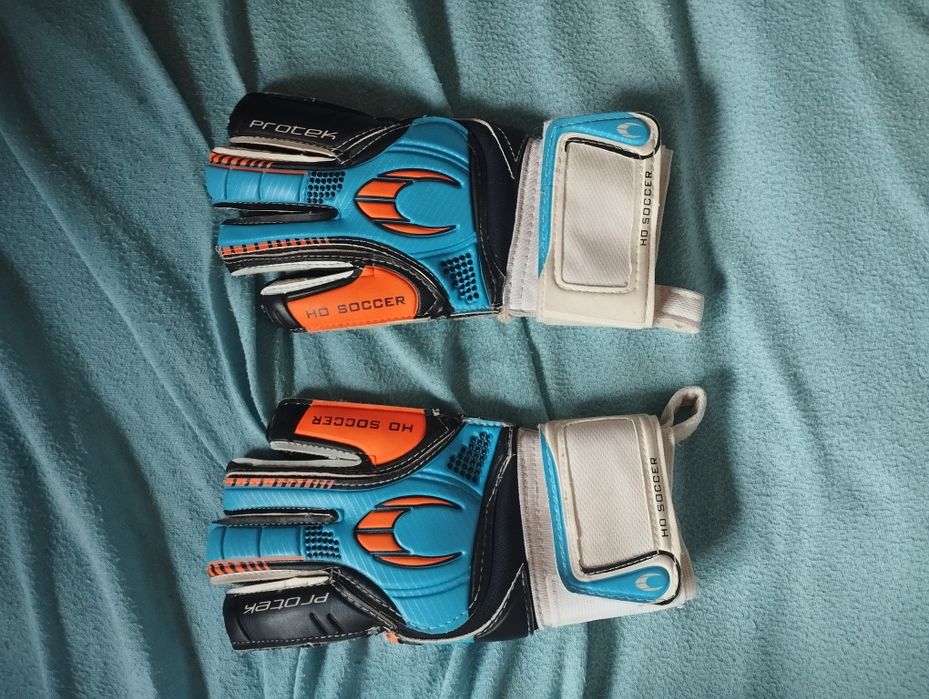 Pack de Equipamento de Futebol (Chuteiras, Luvas e Caneleiras)