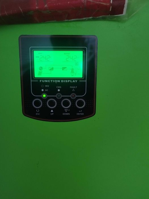 Inversor híbrido + baterias + 12 painéis solares