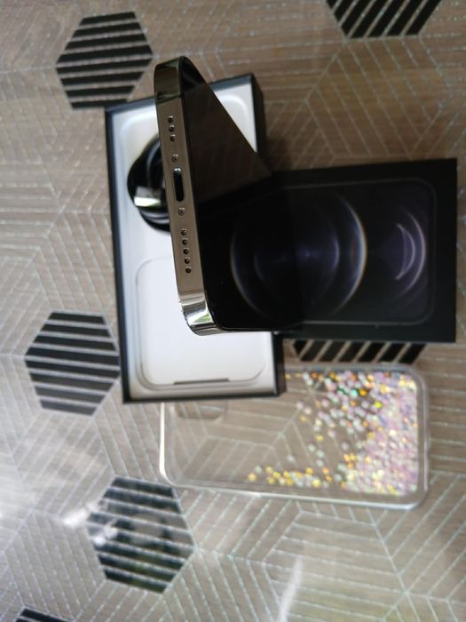 Iphone 12 pro w stanie dobrym