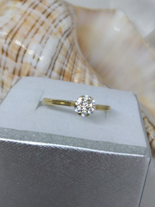 Piękny złoty pierścionek z cyrkoniami, złoto 585, rozmiar 12