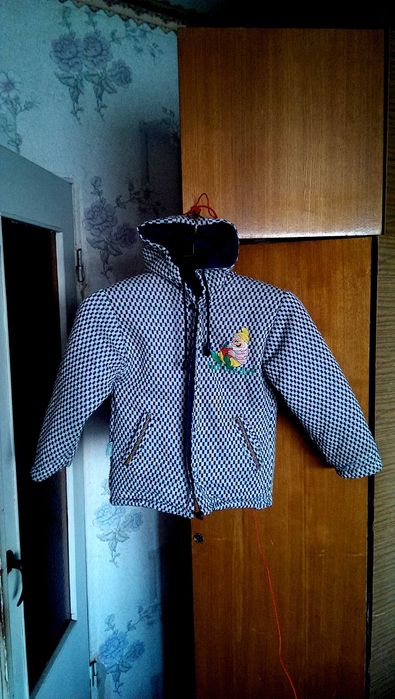 Куртка на мальчика Сделана в Италии 9-й (134) размер ХОРОШЕЕ состояние