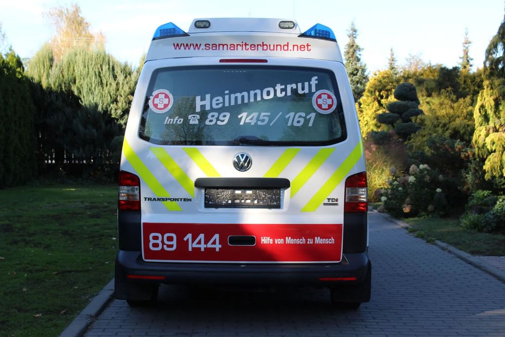 Volkswagen T5  AMBULANS KARETKA