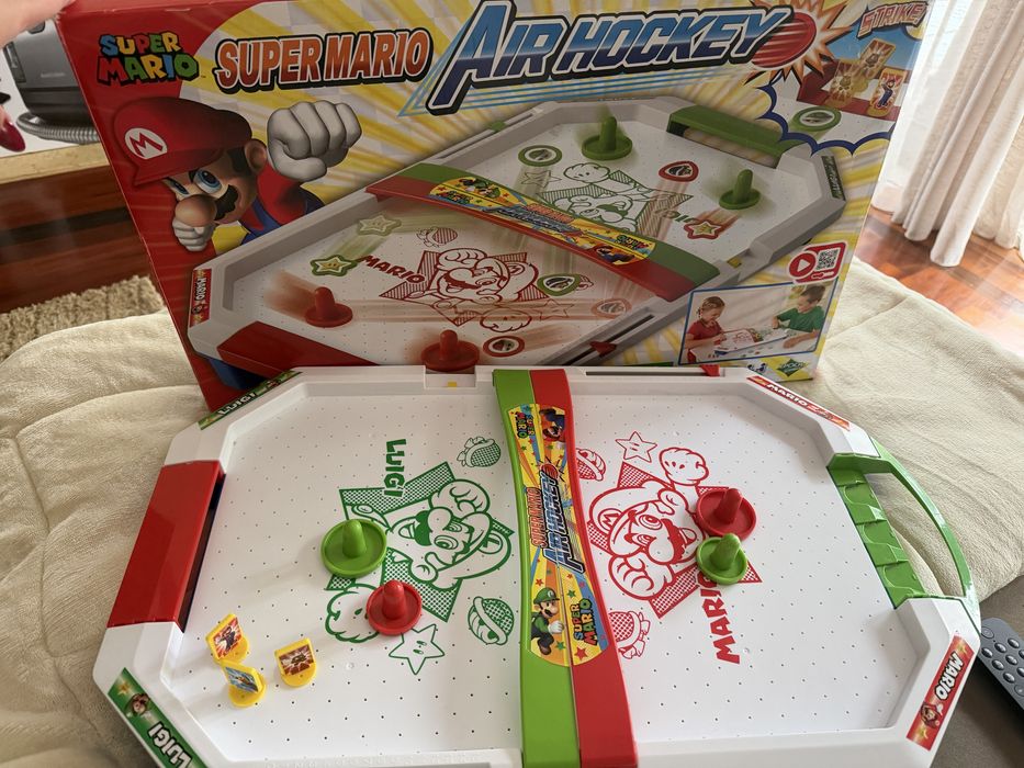 Super mario Air hockey
