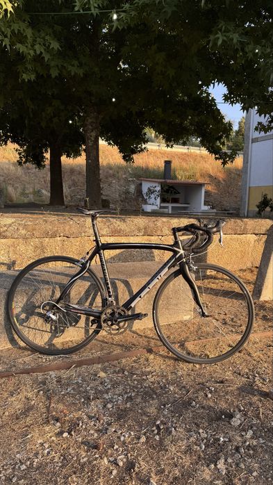 Pinarello Paris de estrada, full carbon c/ Dura Ace