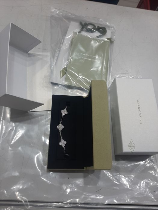 Золотой браслет с бриллиантами Van CLEEF
