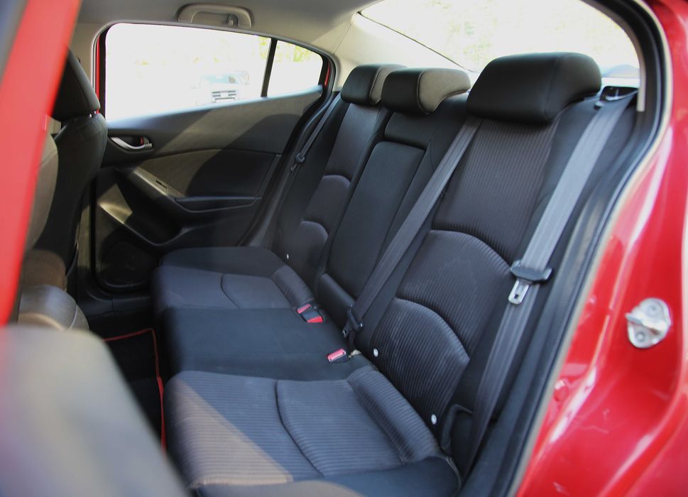 продам автомобіль Mazda 3