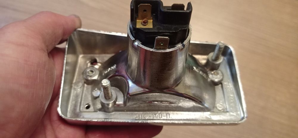 Продам новий передній габаритний фонар на ваз 2101.