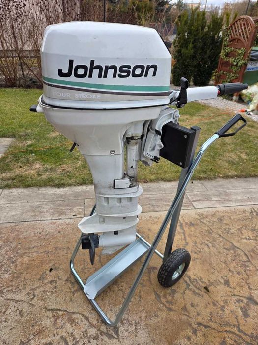 Silnik zaburtowy Johnson 8 KK, 4 suw + linia paliwowa