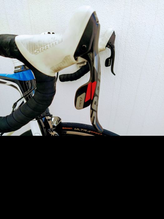 Bicicleta de estrada CUBE