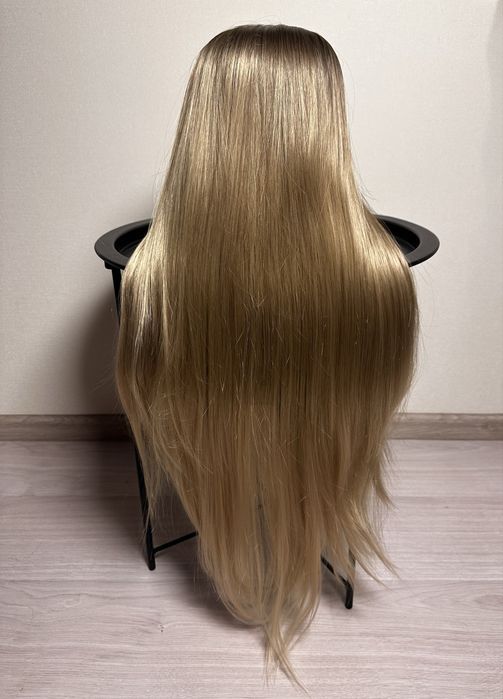 Перука. Імітація натурального волосся. Блонд-пшеничний відтінок.