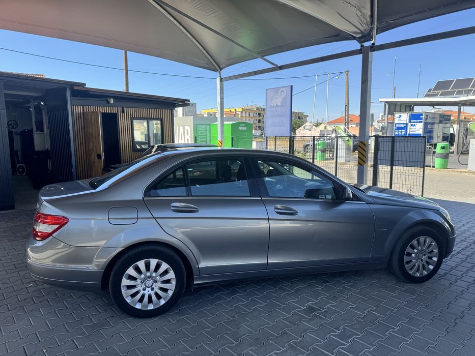 Mercedes-Benz C 220 CDI - W204 - OM646 - 170 cv - Automático - Nacional — photo 2