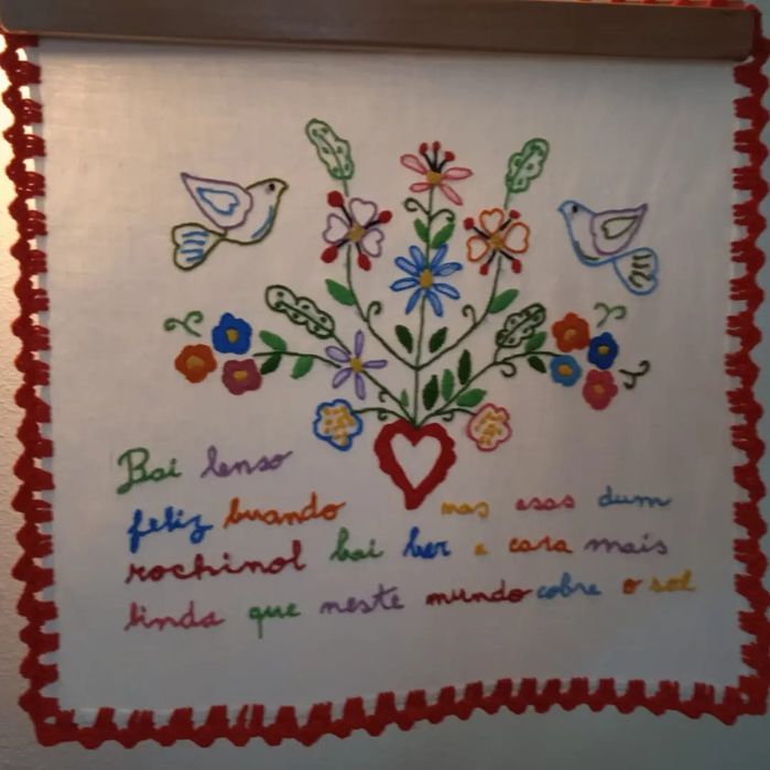 Lenços Dos Namorados Em Linho Bordados À Mão