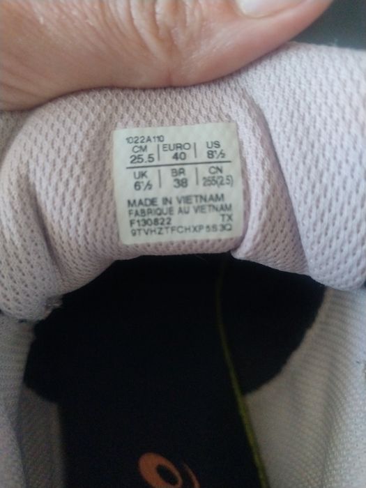 Жіночі кросівки ASICS