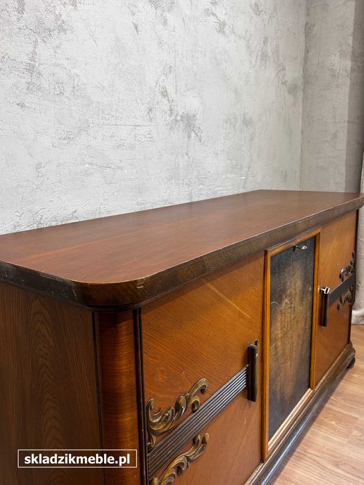 010526 Barek, niska komoda dębowa w stylu art deco.