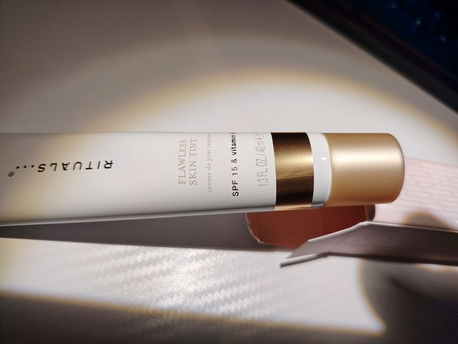 Krem Skin Tint
krem koloryzujący, 40 ml