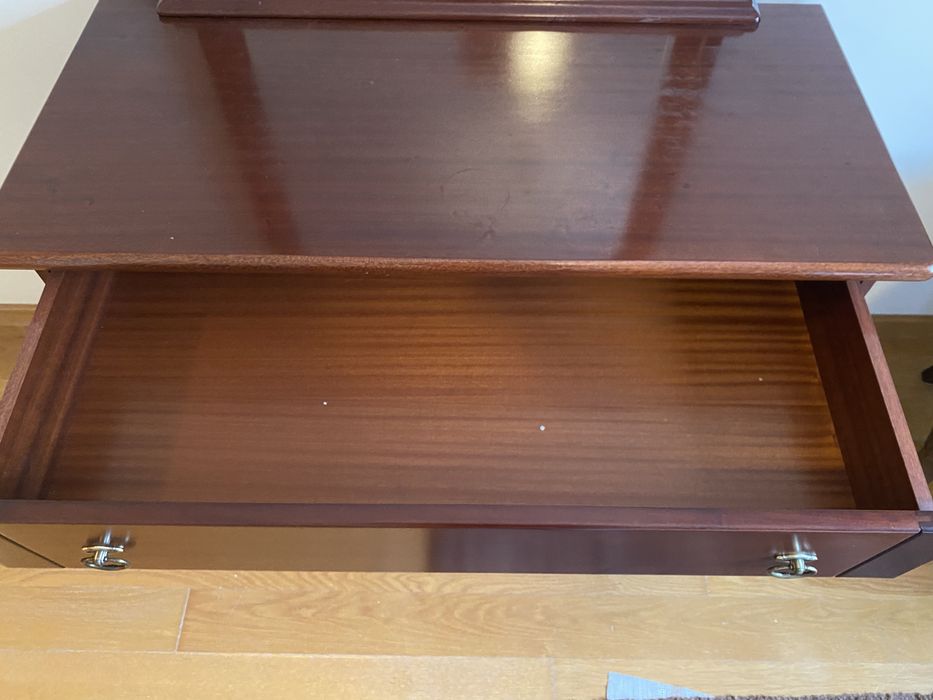 Conjunto 1 cómoda e 2 mesas de cabeceira