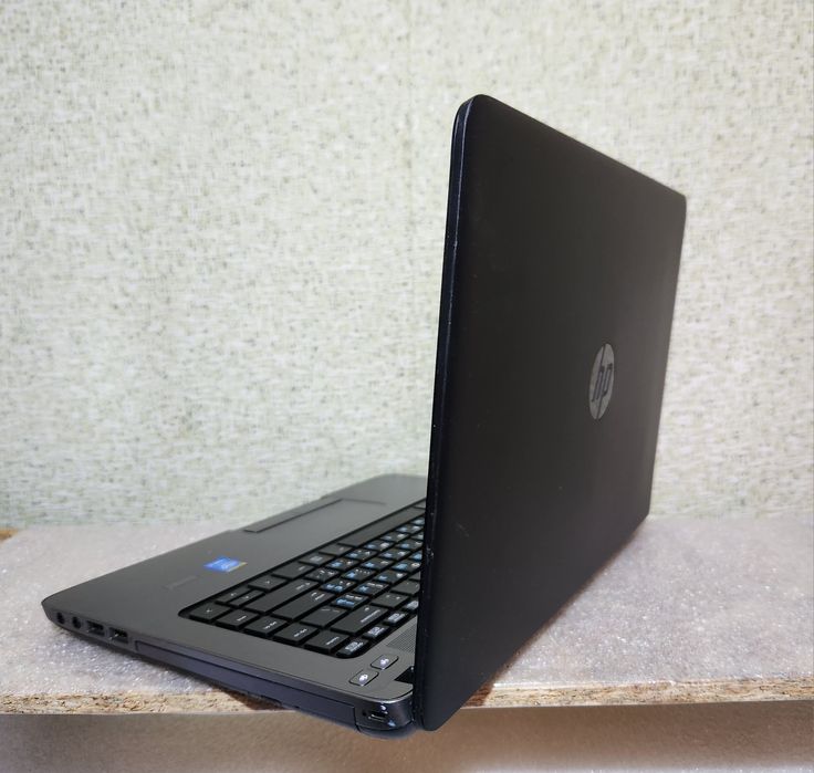 Надійний ноутбук HP Proobook 450 i5 + RADEON /8 оперативки /500Гб