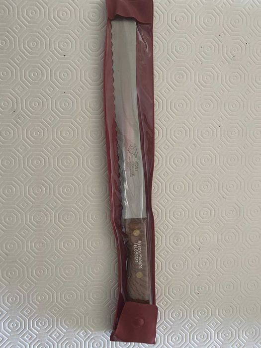 Facas de cortar pão