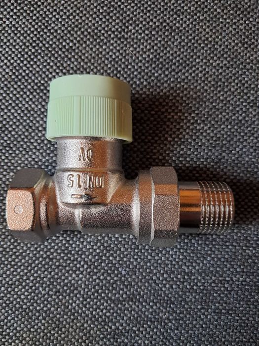 Zawor termostatyczny prosty Oventrop DN 15 RFV9