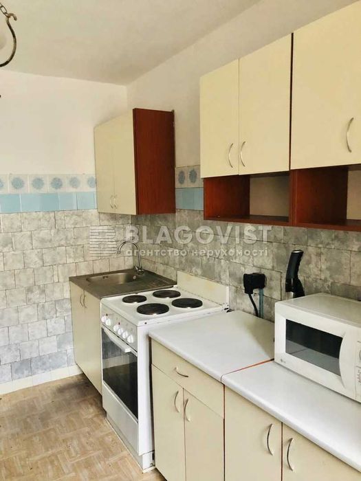 Продаж 1-к квартири 40м. Косметичний ремонт, гарний стан. Радченка, 12