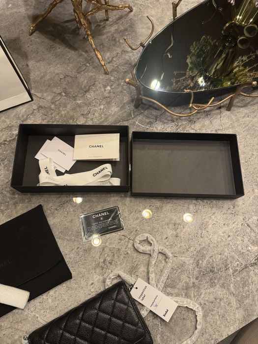 Channel bag wallet on chain