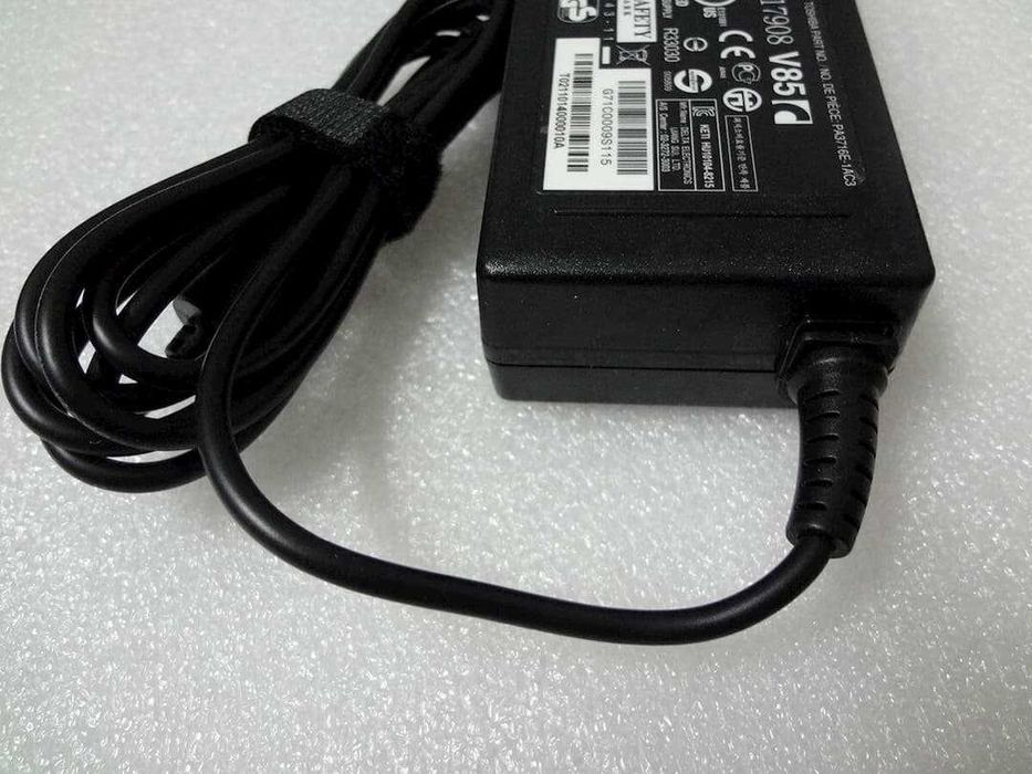 Carregador Toshiba PA3716E-1AC3