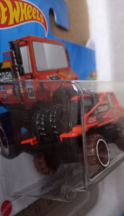 Mercedes-benz unimog 1300L hot wheels